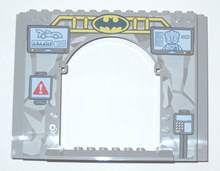 Part 15626pb01 - Panel 4 x 16 x 10 with Batman Logo, Joker and Car Pattern - De BrickPlaats