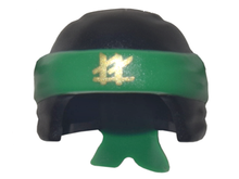 Part 24496pb01 - Minifigure, Headgear Ninjago Wrap Type 3 with Molded Green Bandana and Knot and Printed Gold Ninjago Logogram 'LL' Pattern - De BrickPlaats