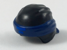 Part 24496pb06 - Minifigure, Headgear Ninjago Wrap Type 3 with Molded Dark Blue Bandana and Knot and Printed Blue Lines Symbol Pattern - De BrickPlaats