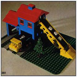 Set 351 - Loader Hopper with Truck - De BrickPlaats