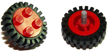Part 7039c03 - Wheel Classic 4 Studs and Axle with Black Tire 24mm D. x 8mm Offset Tread - Interior Ridges (7039 / 3483) - De BrickPlaats