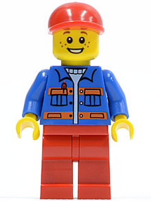 Minifig cty0248 - Blue Jacket with Pockets and Orange Stripes, Red Legs, Red Short Bill Cap - De BrickPlaats
