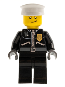Minifig cty0256 - Police - City Leather Jacket with Gold Badge and 'POLICE' on Back, White Hat, Lopsided Smile - De BrickPlaats