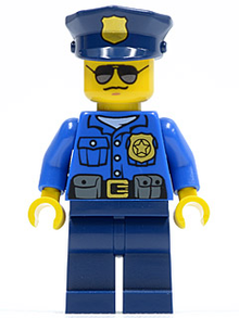Minifig cty0450 - Police - City Officer, Gold Badge, Police Hat, Sunglasses