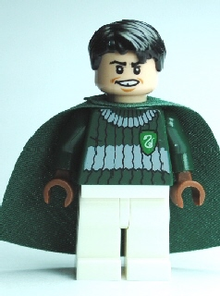 Minifig hp107 - Marcus Flint - Dark Green and White Quidditch Uniform - De BrickPlaats