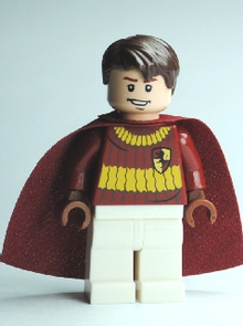 Minifig hp109 - Oliver Wood - Dark Red Quidditch Uniform - De BrickPlaats